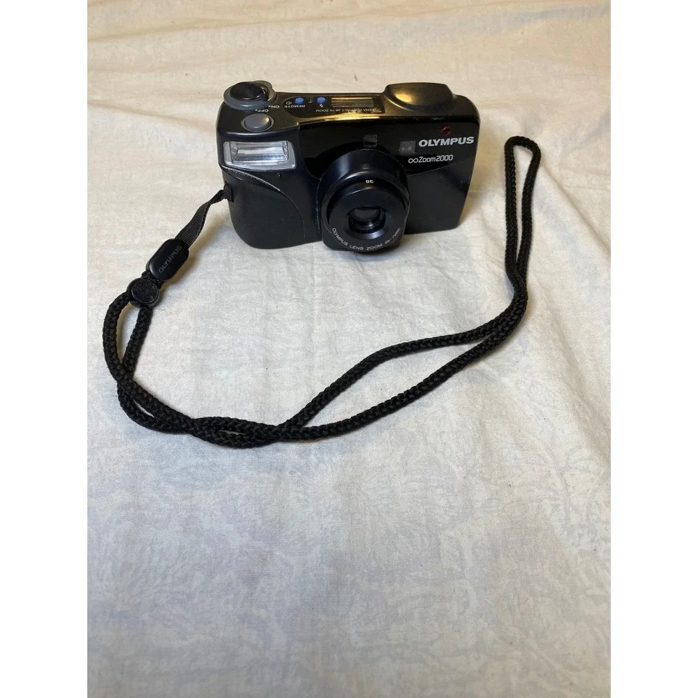 Olympus Infinity Zoom 2000 35mm Film Camera 38-70mm AF Tested Working Japan